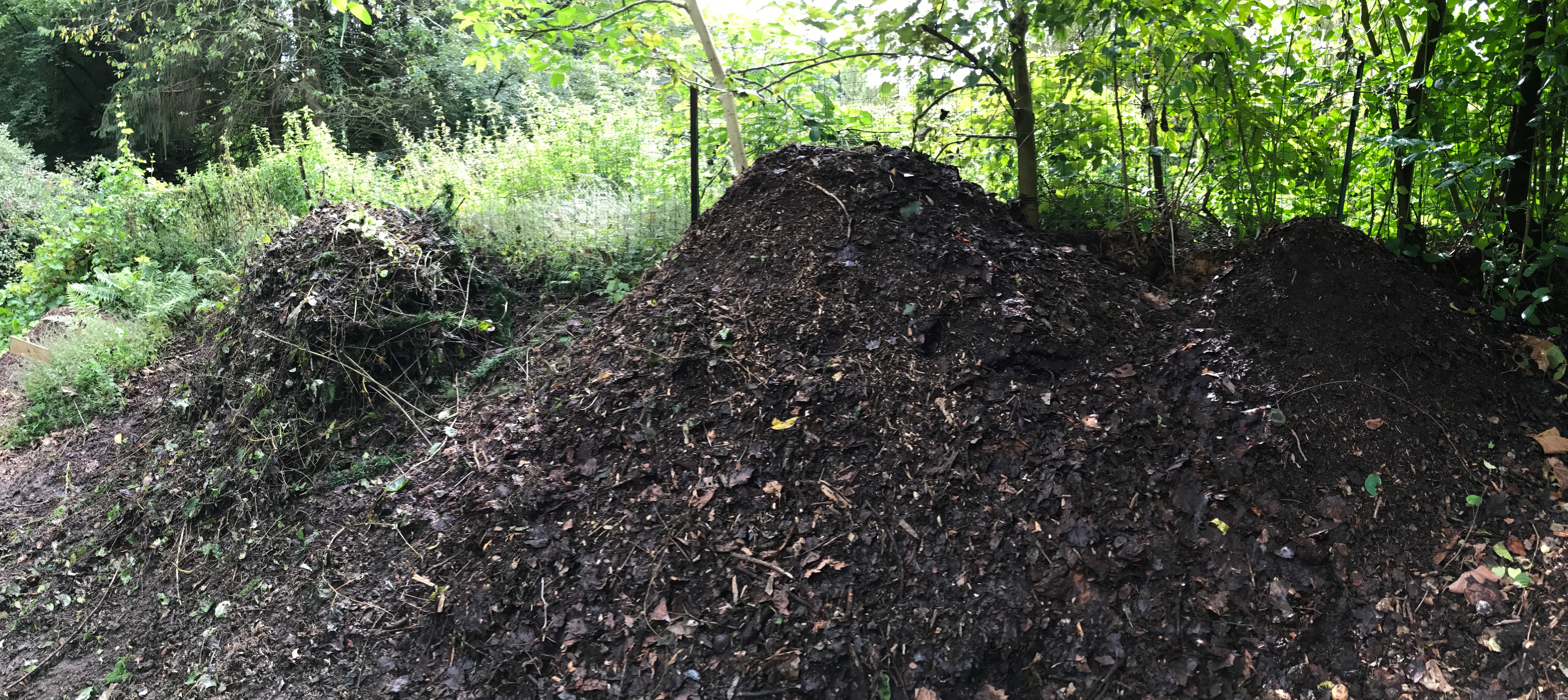 Les 3 nouveaux tas de compost